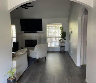 Tulsa House | Spacious 3BR Home Fast Wifi 7 min From Downtown
