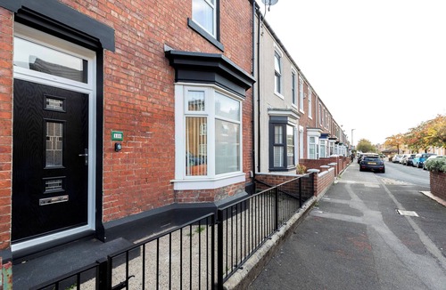 Roker House | Spacious 3BR WiFi Parking Contractor Stay