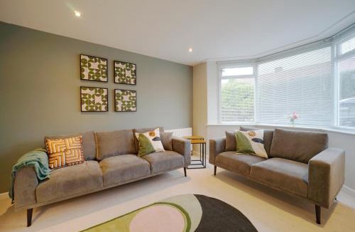 Wetherby House | Spacious 4 bed town house in central Wetherby, sleeps 9, perfect for contractors or groups