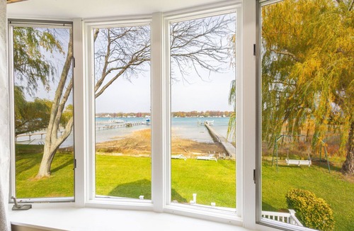 Harsens Island Cottage | Spacious 4+bedroom lodge with WiFi and AC, large lot on tranquil Harsens Island