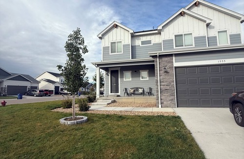 Gill House | Spacious 4-bedroom 3.5 bathrooms house in charming Milliken