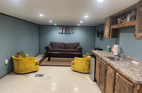 Ashwaubenon House | Spacious 4-bedroom house - 3 blocks from Lambeau! Price Reduced!