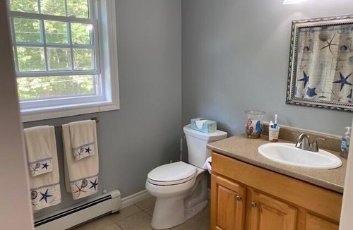 Southern Coast House | Spacious 4 Bedroom Home Sleeps 14 in beds