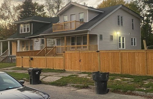 Detroit House | Spacious 4-bedroom house in delightful Detroit with WiFi, AC