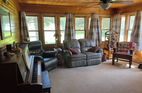 Fond du Lac House | Spacious 4-bedroom house EAA week in convenient Fond du Lac