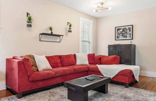 Wilder Park House | Spacious 4-BR Home | Prime Loc w/Private Backyard