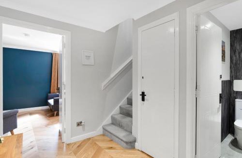 Leith Apartment | Spacious 4BR City Centre Apartment w/Free Parking