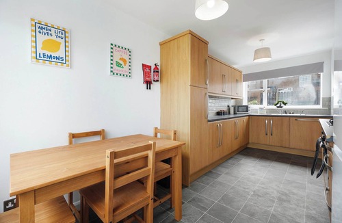 Consett House | Spacious 4BR Home Sleeps 8 by Stay With Us