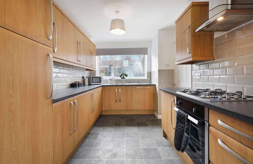Consett House | Spacious 4BR Home Sleeps 8 by Stay With Us