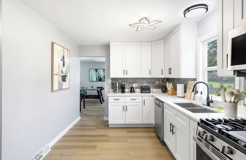 Joliet House | Spacious 4BR Home with Game Room and Free Parking