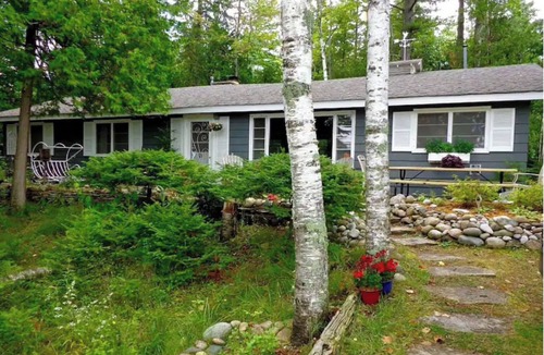 Menonaqua Beach Cottage | Spacious 5-bedroom cottage on Menonaqua Beach with private beach