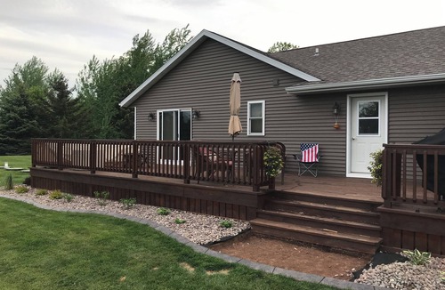 Pickett House | Spacious 5-bedroom house close to EAA-3 miles