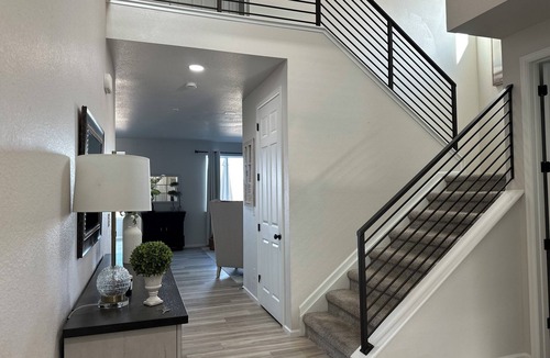 Castle Rock House | Spacious 5-bedroom house in marvelous Castle Rock with 2 kitchens