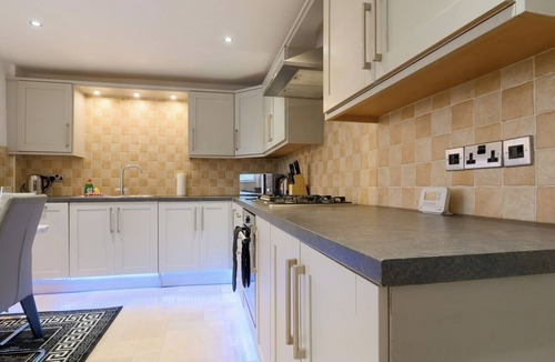 Sunderland House | Spacious 5BD Sunderland Home for Groups and Families