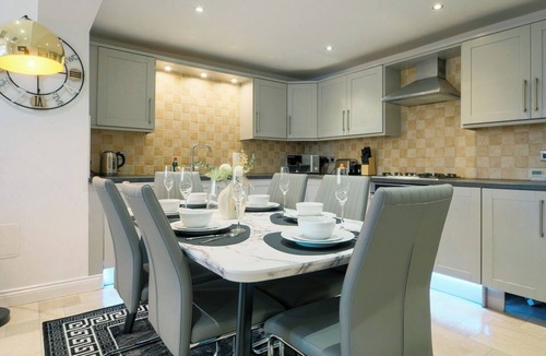 Sunderland House | Spacious 5BD Sunderland Home for Groups and Families