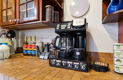 Cleveland House | Spacious 6-bedroom house with Game Room, Outside Bar and tons of Family Fun