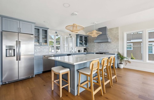 Scarborough House | Spacious 7-bedroom house with WiFi and AC in fabulous Pine Point Scarborough