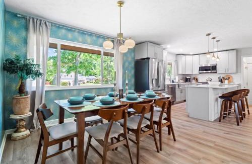 Strongsville House | Spacious and Luxury Designed Ranch with Game Room