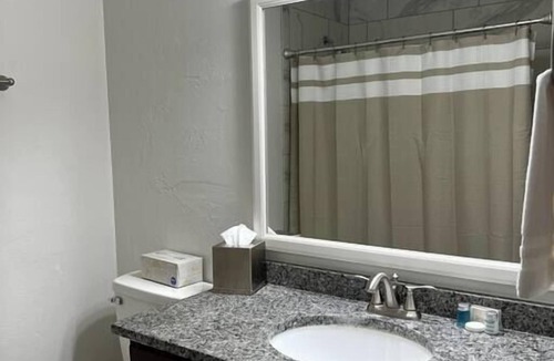 Fond du Lac Apartment | Spacious And Modern 2 Bedroom Serviced Apartment