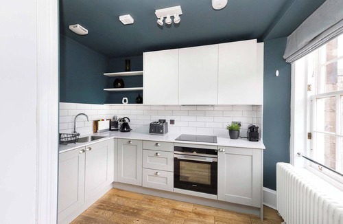 West End Apartment | Spacious Apartment next to West End