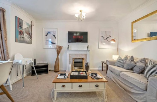 Jesmond Apartment | Spacious Apartment with Parking!
