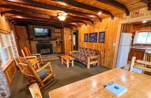 Puposky Cabin | Spacious Bemidji Family Retreat - Steps to Beach & Resort Amenities