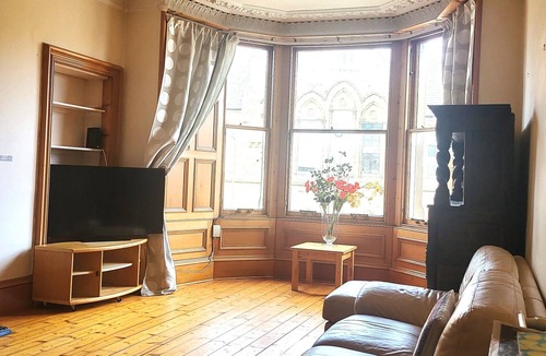 Marchmont Apartment | spacious central historic 3 bedroom 2nd floor original & attractive