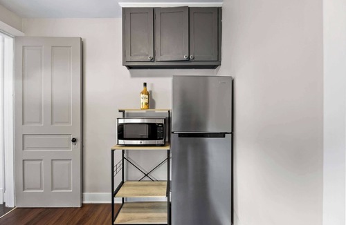 Bonnycastle Apartment | Spacious & cozy unit in the perfect Highlands spot