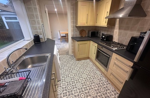 Cramlington House | Spacious Cramlington Home for families and workers