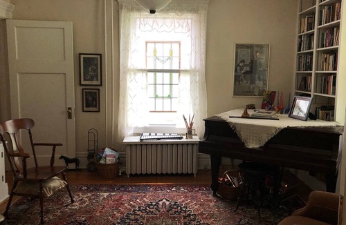 Bell Court House | Spacious, downtown retreat overlooking historic Bell Place park