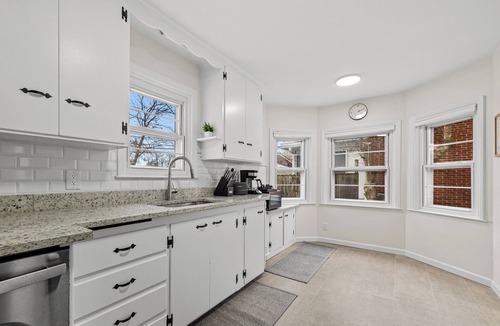 Huntington Woods House | Spacious family-friendly 4 BD home- AC, ping pong, by downtown Royal Oak, Zoo