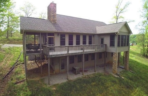 Laurelville House | Spacious Family Friendly Lodge/Home located in the beautiful Hocking Hills.