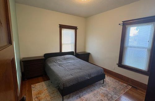 Columbus House | Spacious, Family Friendly 4BR, 5Qn Beds with Garage in Columbus