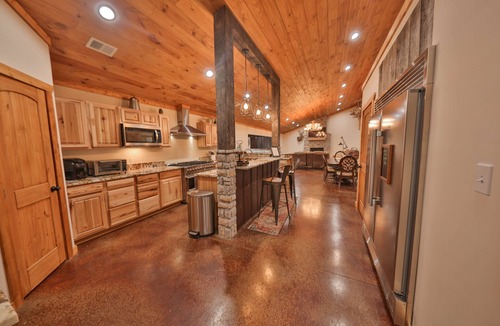 Plummers Landing House | Spacious Farm Stay Near Cave Run Lake & Red River Gorge. Sleeps 14