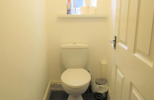 Heaton Apartment | Spacious Flat Heaton