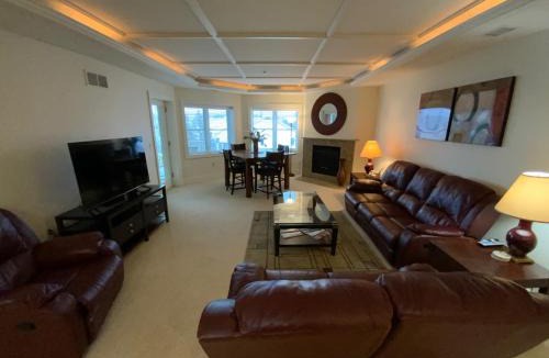 Traverse City House | Spacious furnished suite at Peninsula Bay Resort