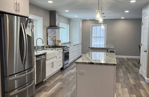 Holiday Hills House | Spacious home 5 minutes to the beach!