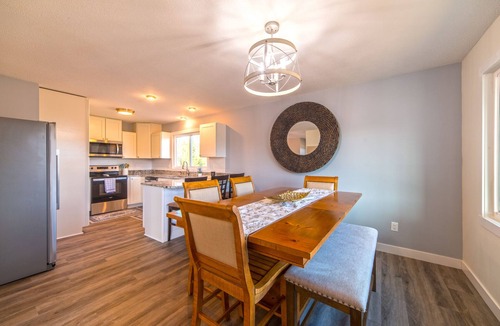 Saginaw House | Spacious Home near Ivy Black Wedding venue