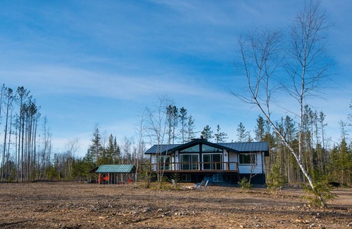 Saginaw House | Spacious Home near Ivy Black Wedding venue