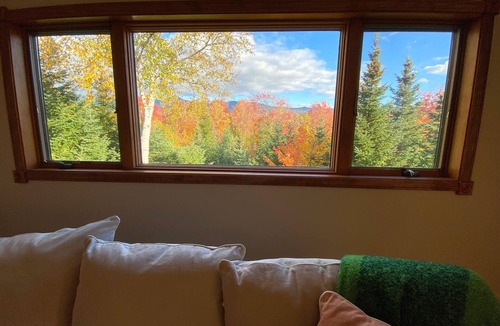 Carroll House | Spacious home, ski views, pool table, foosball, privacy, steps to Mt Wash Hotel and dog friendly!