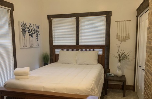 Hannibal House | Spacious home with hot tub — 8 minutes downtown Hannibal!