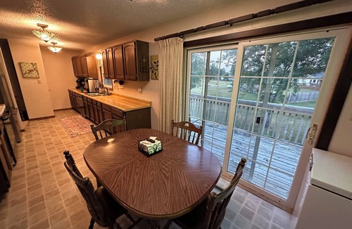 Mekinock House | Spacious house in Manvel ND just 10 minutes north from Grand Forks!
