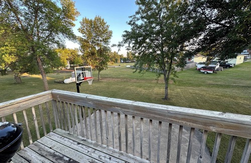 Mekinock House | Spacious house in Manvel ND just 10 minutes north from Grand Forks!