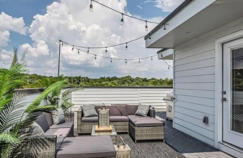 Haynes Area House | Spacious House with Serene skyline views