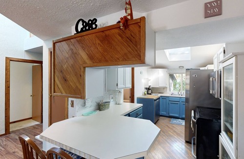Farwell House | Spacious lakefront house with private dock, wifi + kayaks