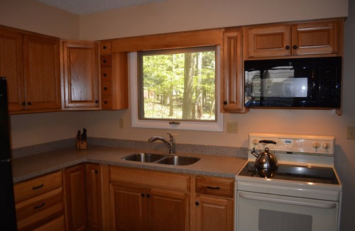 Honor House | Spacious Log Cabin - Sleeping Bear National Lakeshore