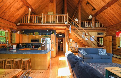 South Casco Cottage | Spacious log cabin with 600' of water frontage on picturesque Moose Pond.