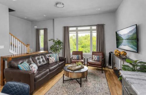 Haynes Area House | Spacious Nashville Home Sleeps 12 Rooftop Lounge