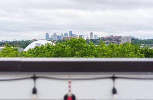 Haynes Area House | Spacious Nashville Home Sleeps 12 Rooftop Lounge