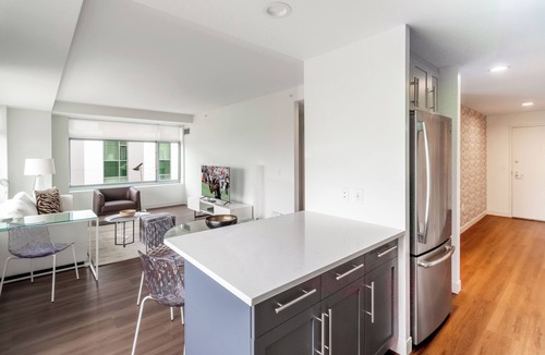East Cambridge Apartment | Spacious One Bedroom in Cambridge with Amenities